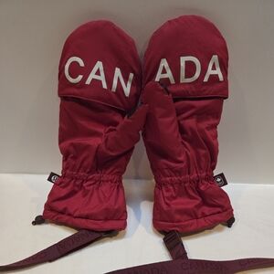 Lululemon Team Canada Mittens